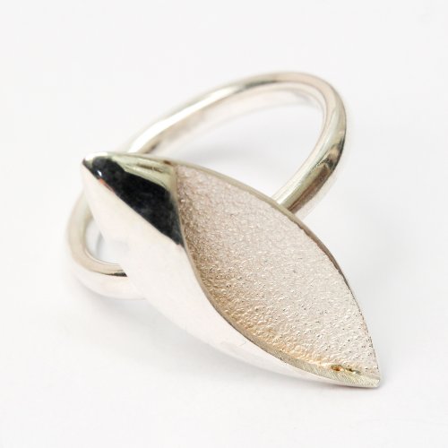 Ring, Willow by Beverly Bartlett - alternative image