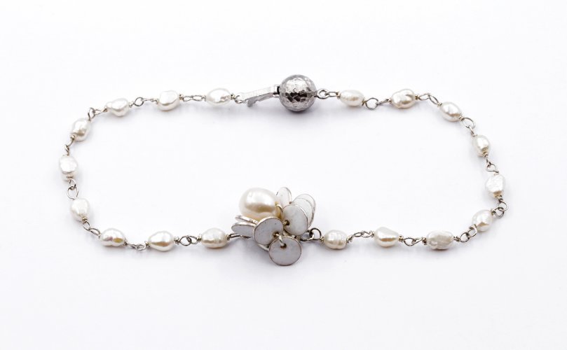 White Bloom Bracelet