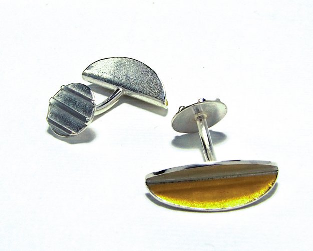 Folded Cufflinks by Hendrike Barz-Meltzer - alternative image