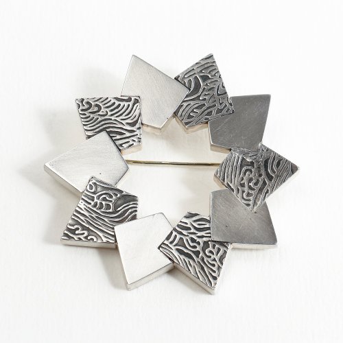 Star Brooch by Jill Newbrook - alternative image