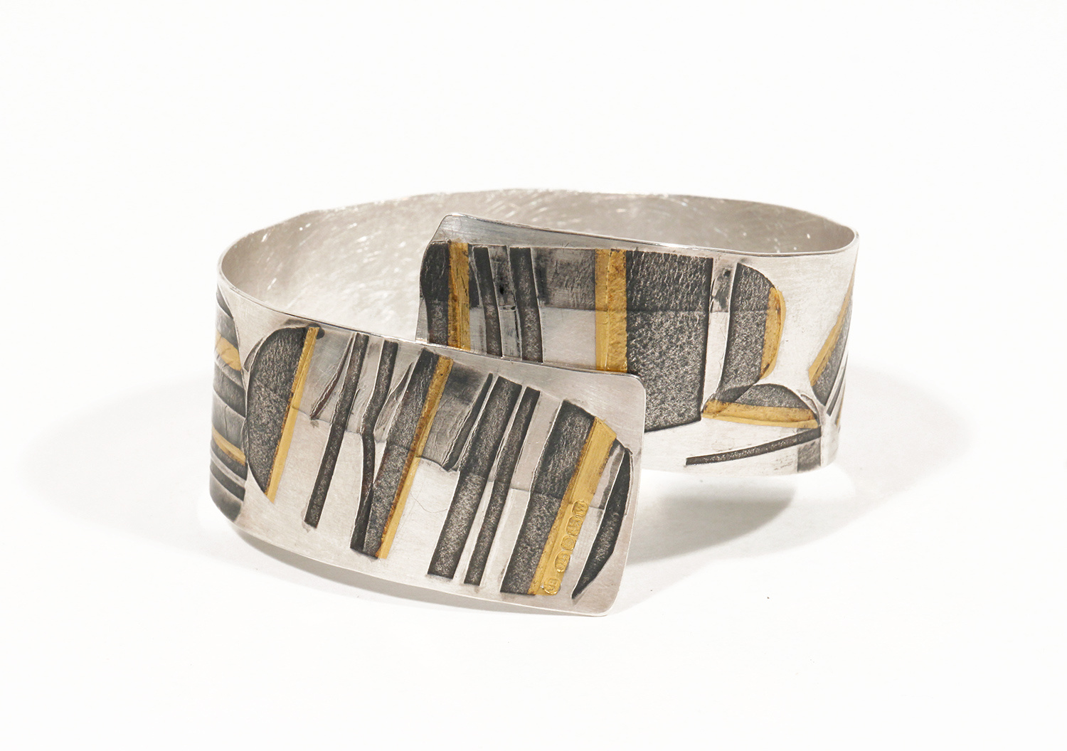 Pebble Pattern Cuff by Jessica Briggs