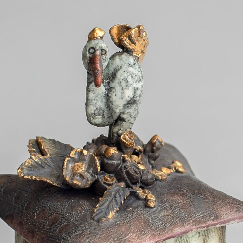 Box on 4 Legs with Bird on Nest by Pam Schomberg - alternative image