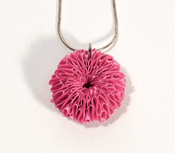 Small Daisy Necklace by Rachel Darbourne - alternative image