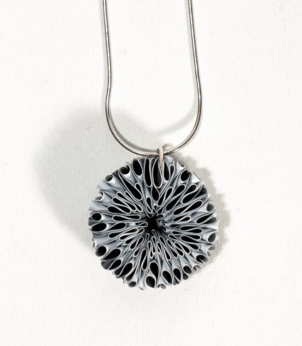 Daisy Necklace, small by Rachel Darbourne - alternative image