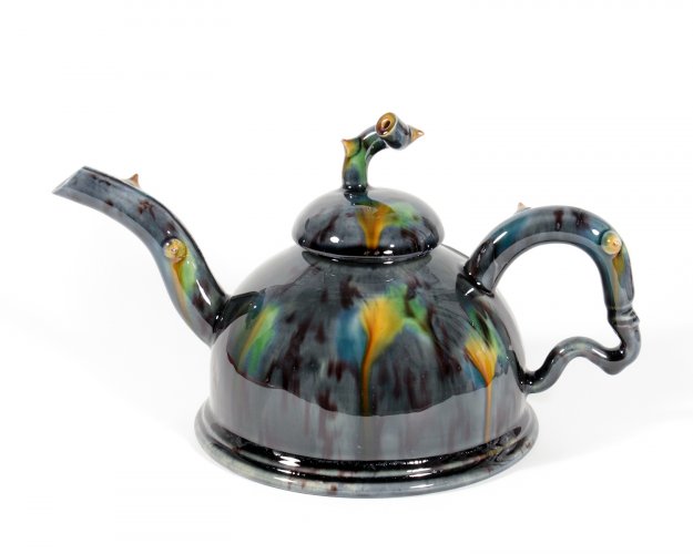 Teapot by Walter Keeler - alternative image