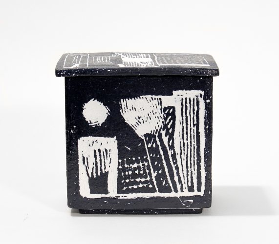 Field Box I by Sarah Jenkins - alternative image