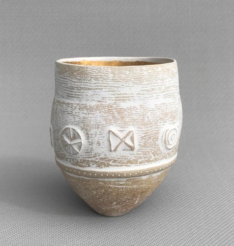 Pot with Bosses ii